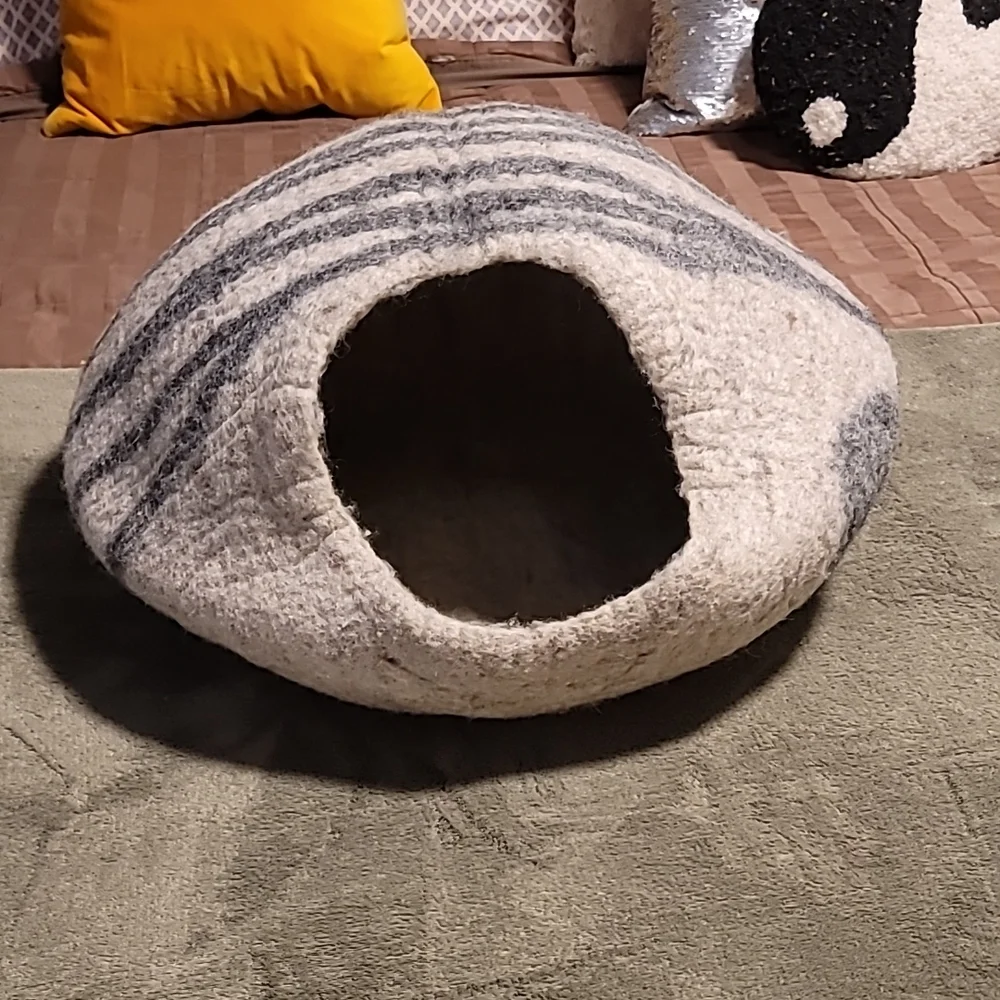CAT house Wool
